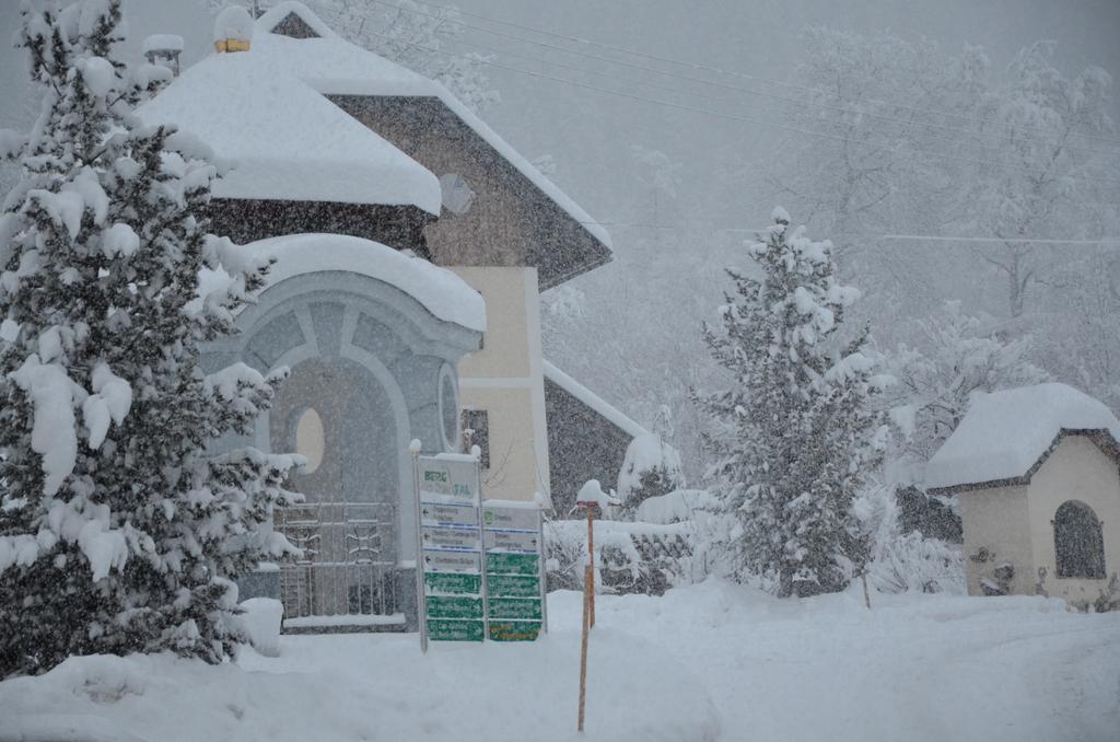 Gasthof Zur Schmiede Berg im Drautal Exteriör bild